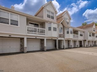 21 Autumn Ct, Ledgewood, NJ
