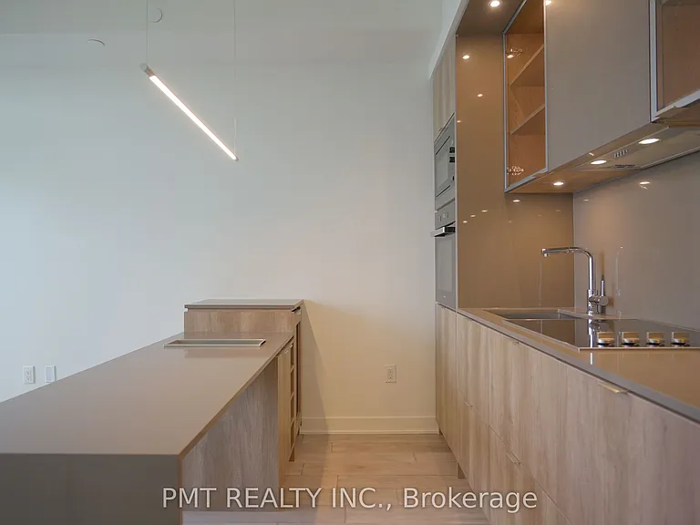 11 Yorkville Ave #4210 — Photo 4