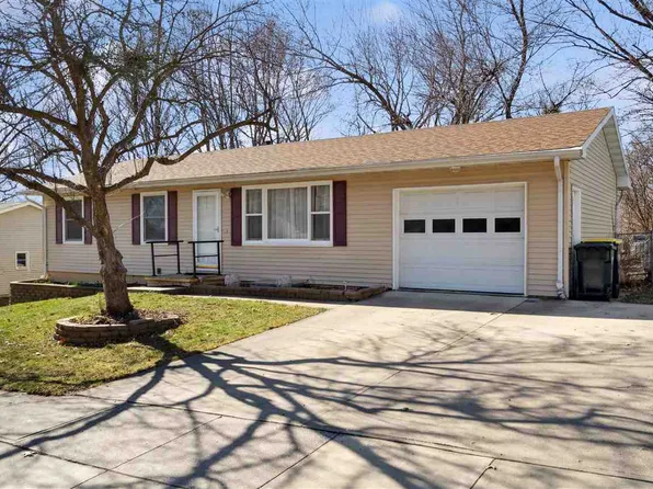 2235 Russell Dr, Iowa City, IA 52240