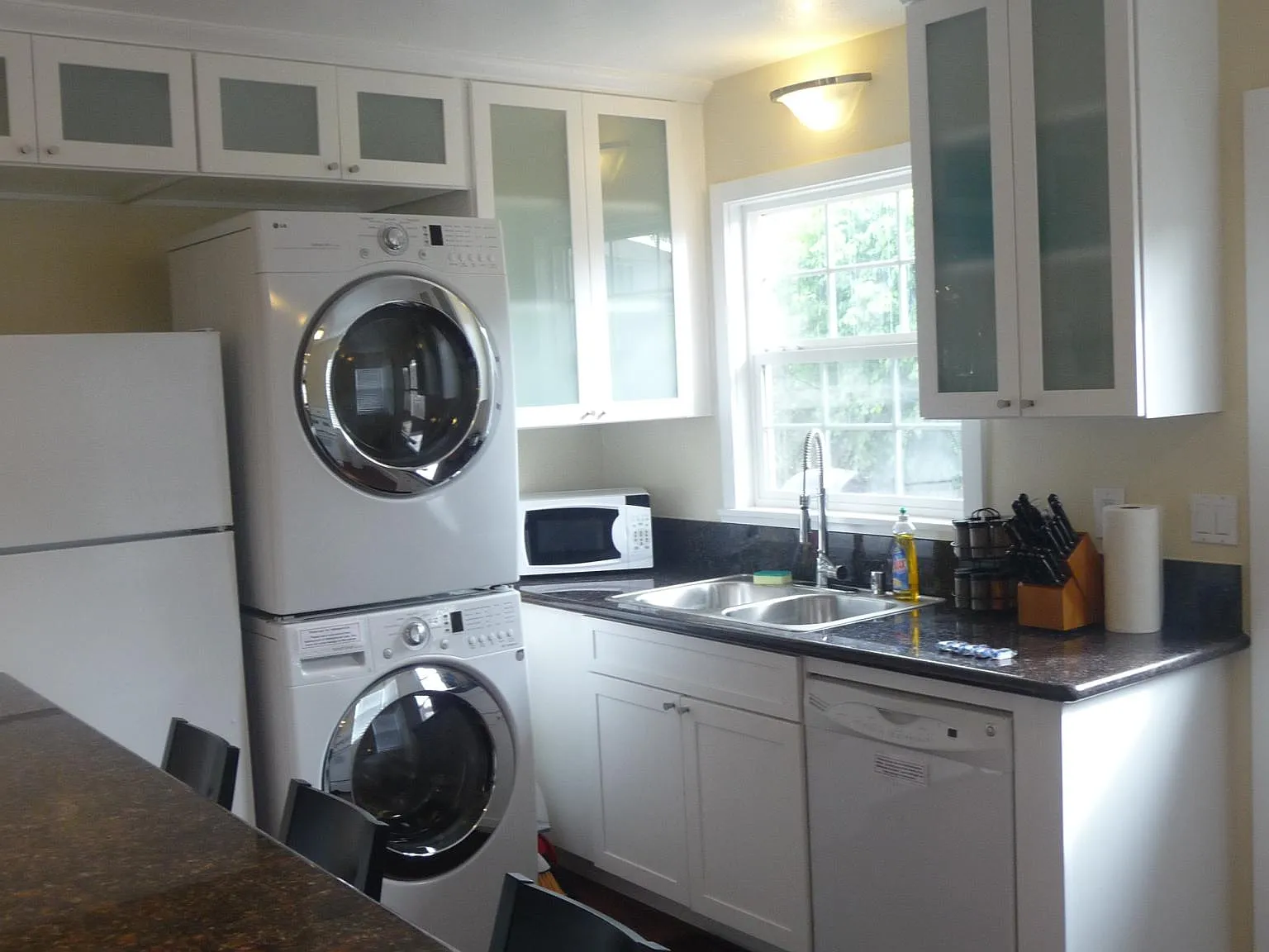 2 bed, 1100 sqft, $3,595 — Photo 2