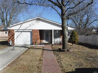 614 S 7th St, Carrollton, IL 62016