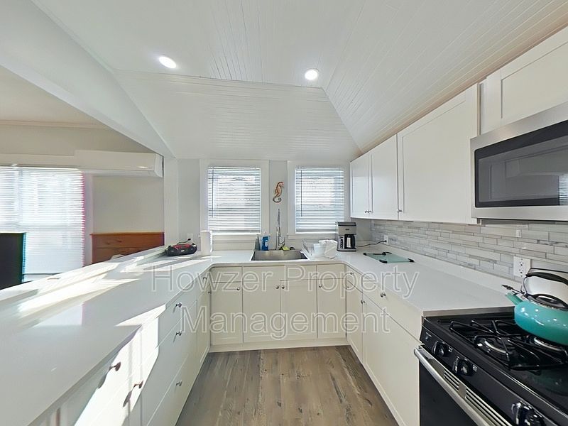 51 W Central Ave A, East Wareham, MA 02538 Zillow