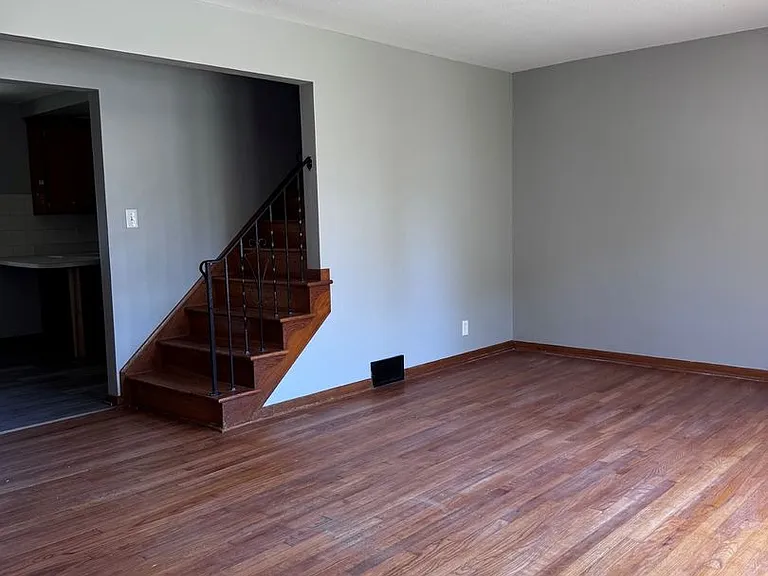 23901 Puritan Rd — Photo 3