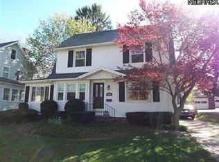 2621 Shaker Rd, Cleveland Heights, OH 44118