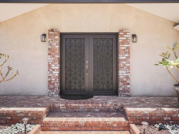 3rd image of 9529 Marilla Dr