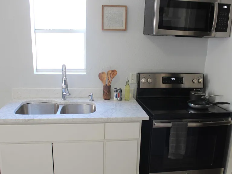 331 Gardina St — Photo 4
