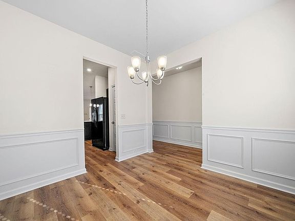 4th image of 15 Sleepy Oaks Trl NE