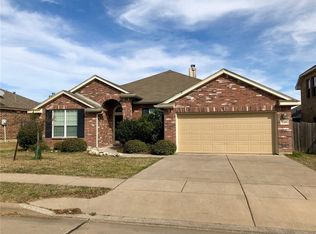 1205 Hickory Bend Ln, Fort Worth, TX 76108