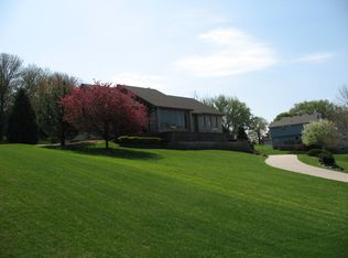 4835 Lockwood Ln, Omaha, NE 68152