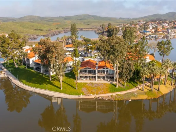 22168 Treasure Island Dr #18, Canyon Lake, CA 92587