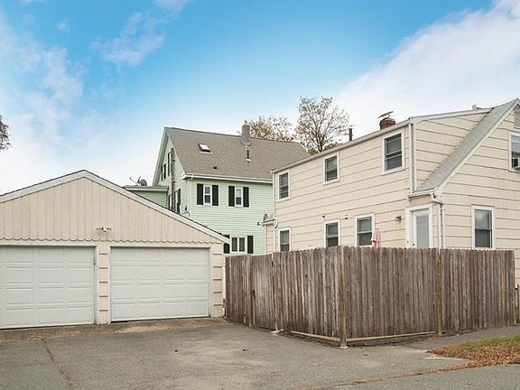 2nd image of 42 Lynnfield St