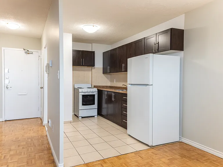 90 Eastdale Ave — Photo 36