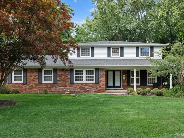 3515 Cedarcrest Ct, Washington, MI 48094