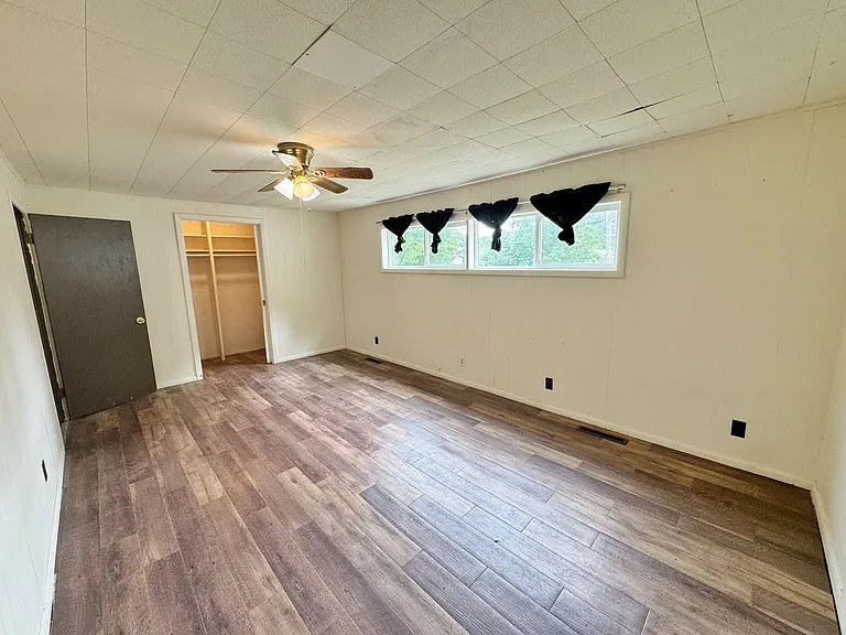 312 Jackson St — Photo 15