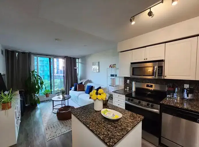 215 Fort York Blvd #414