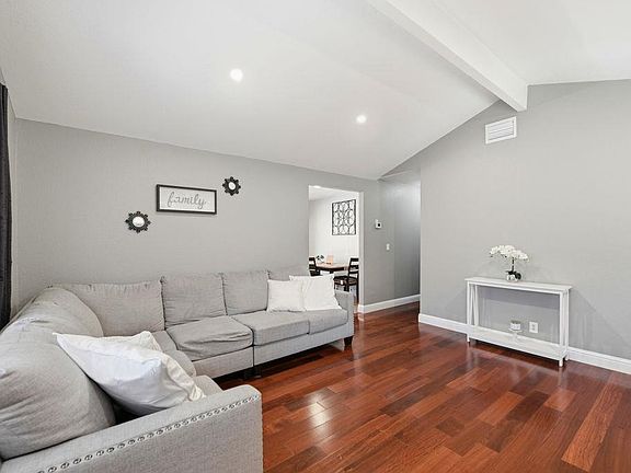5th image of 597 Oldbrook Ct