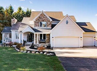 8573 W Lakeshore Dr, Perry, MI 48872