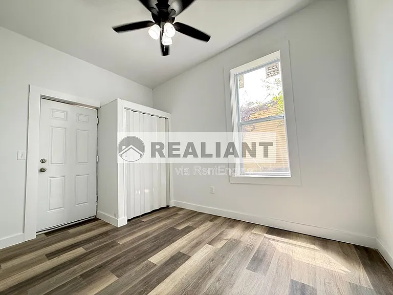 942 Columbia St #1 — Photo 12