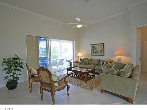 4th image of 1108 Bond Ct