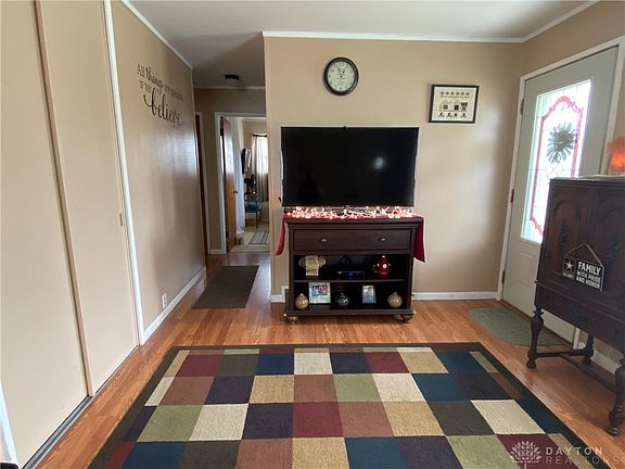 4th image of 140 W Robinwood St