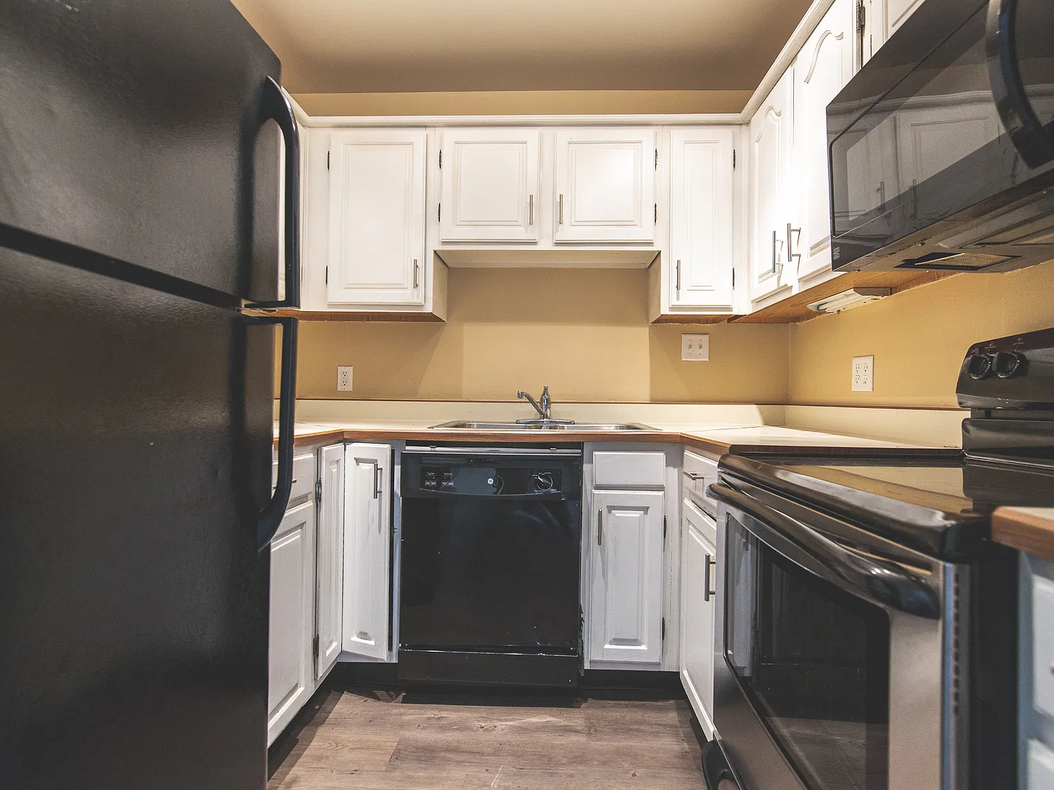 2 bed, 2.0 bath, 1200 sqft, $1,350 — Photo 4