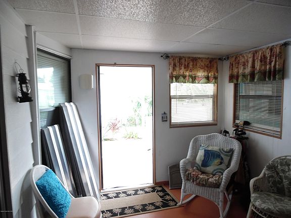 5th image of 719 Lark Dr