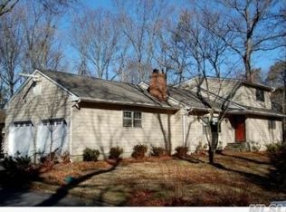 66 Deer Path Rd, Central Islip, NY 11722