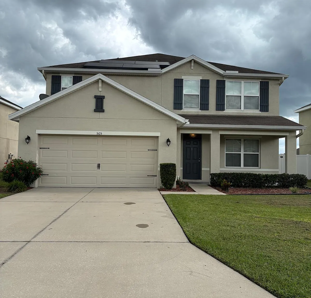 5 bed, 2.5 bath, 2900 sqft, $2,950 — Photo 3