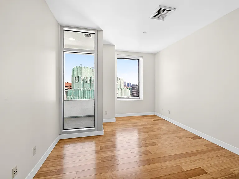 3810 Wilshire Blvd #1405 — Photo 17