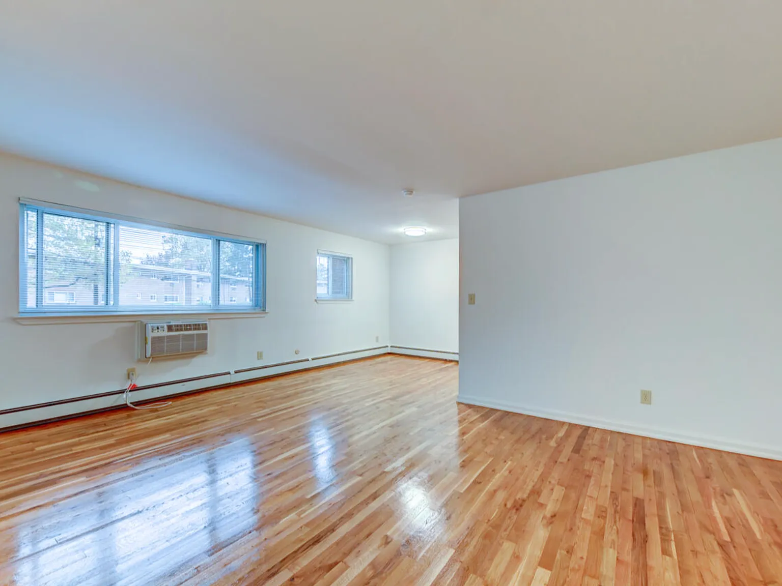 Studio, 500 sqft, $2,765 — Photo 2