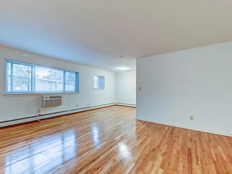1 Waterview Dr #18E2 — Photo 2