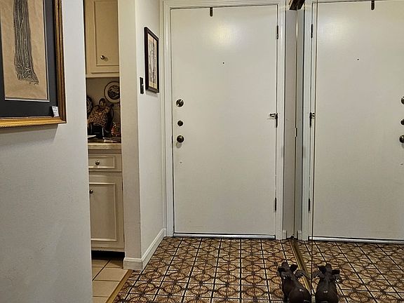 4th image of 512 Redondo Dr APT 507