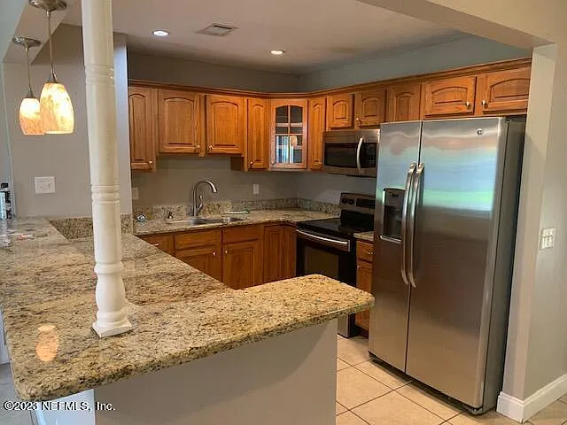 4 bed, 2.0 bath, 1403 sqft, $1,750 — Photo 4