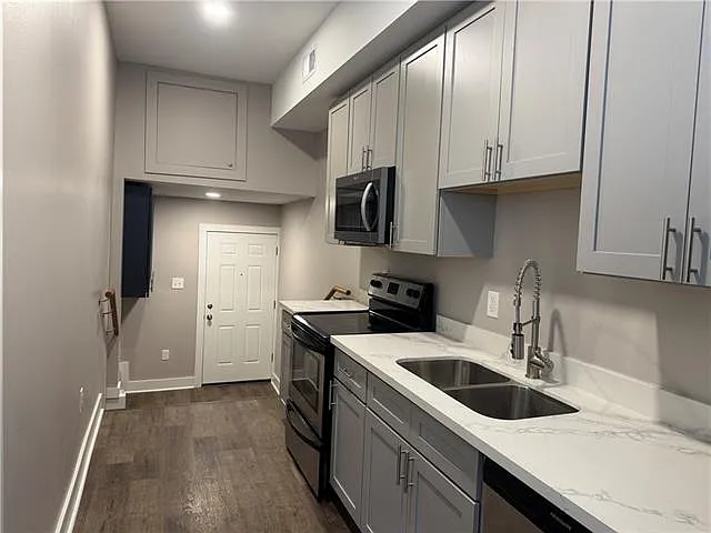 2 bed, 1.0 bath, 803 sqft, $1,400 — Photo 3