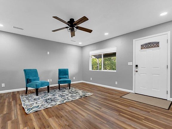 2nd image of 615 Givens Rd