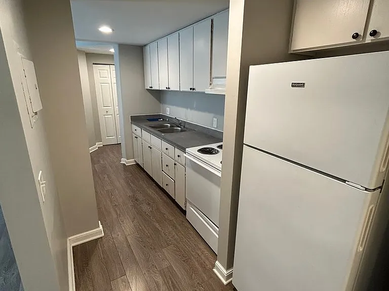 736 East 16th Street (New Town) — Photo 6