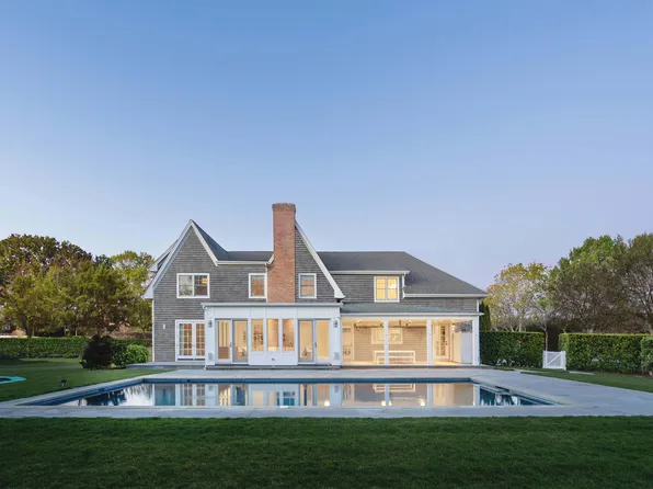 4 Diamon Ct, Southampton, NY 11968