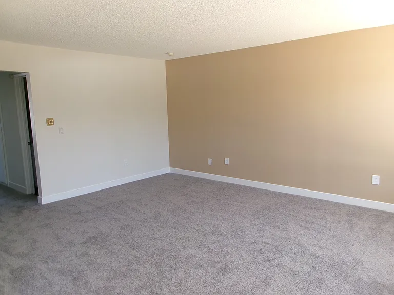 143 S Delano St #4 — Photo 5