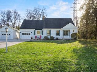 17601 W Roosevelt Ave, New Berlin, WI 53146