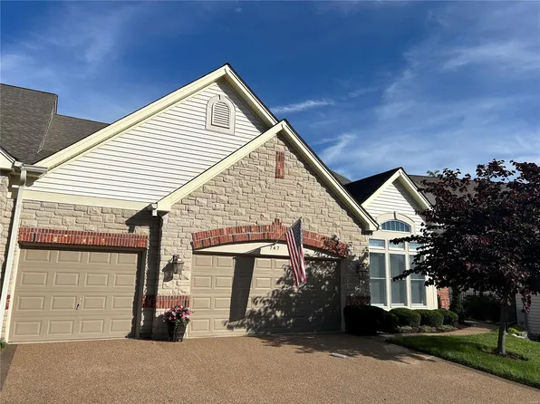 747 Stonebluff Ct, Chesterfield, MO 63005