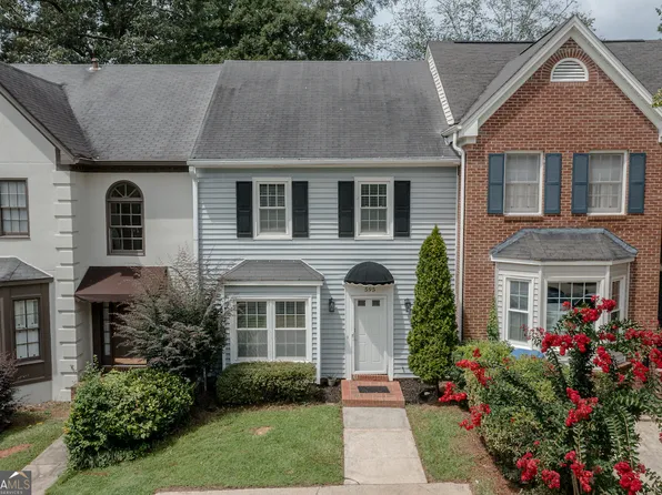 595 Harcourt Pl SE, Marietta, GA 30067