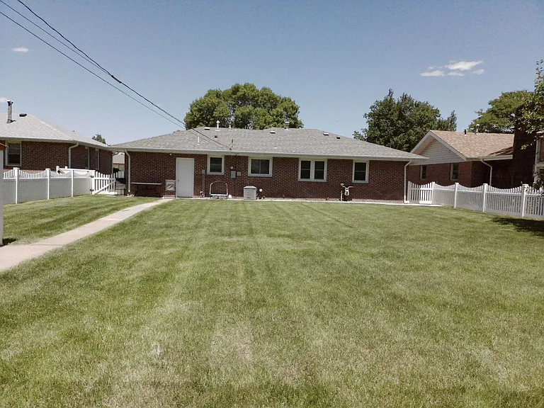 2606 W 1st St — Photo 2