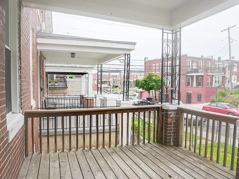 605 Allendale St — Photo 4
