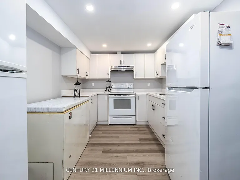 67 Coxworth Cres — Photo 16