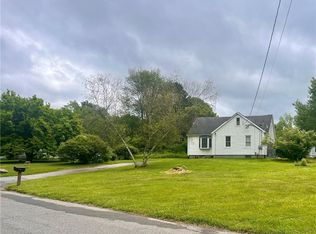 19 Bennett Rd, Poughkeepsie, NY 12601