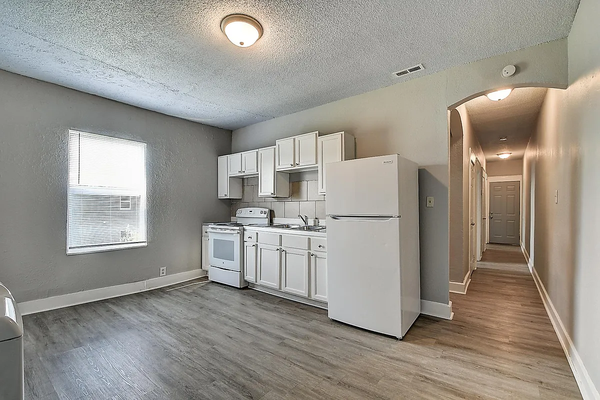 Building Photo - 3539 N College Ave #8