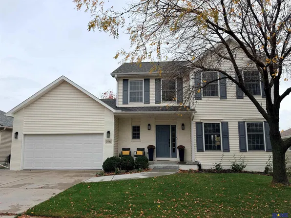 7830 S 33rd St, Lincoln, NE 68516
