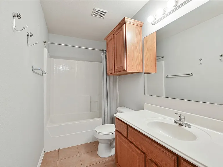 1001 Krenek Tap Rd #2102 — Photo 20