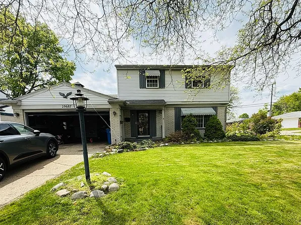 29687 Boewe Dr, Warren, MI 48092