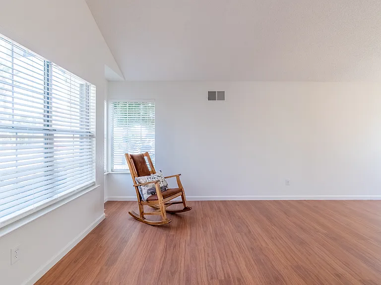 16 Brighton Dr — Photo 6
